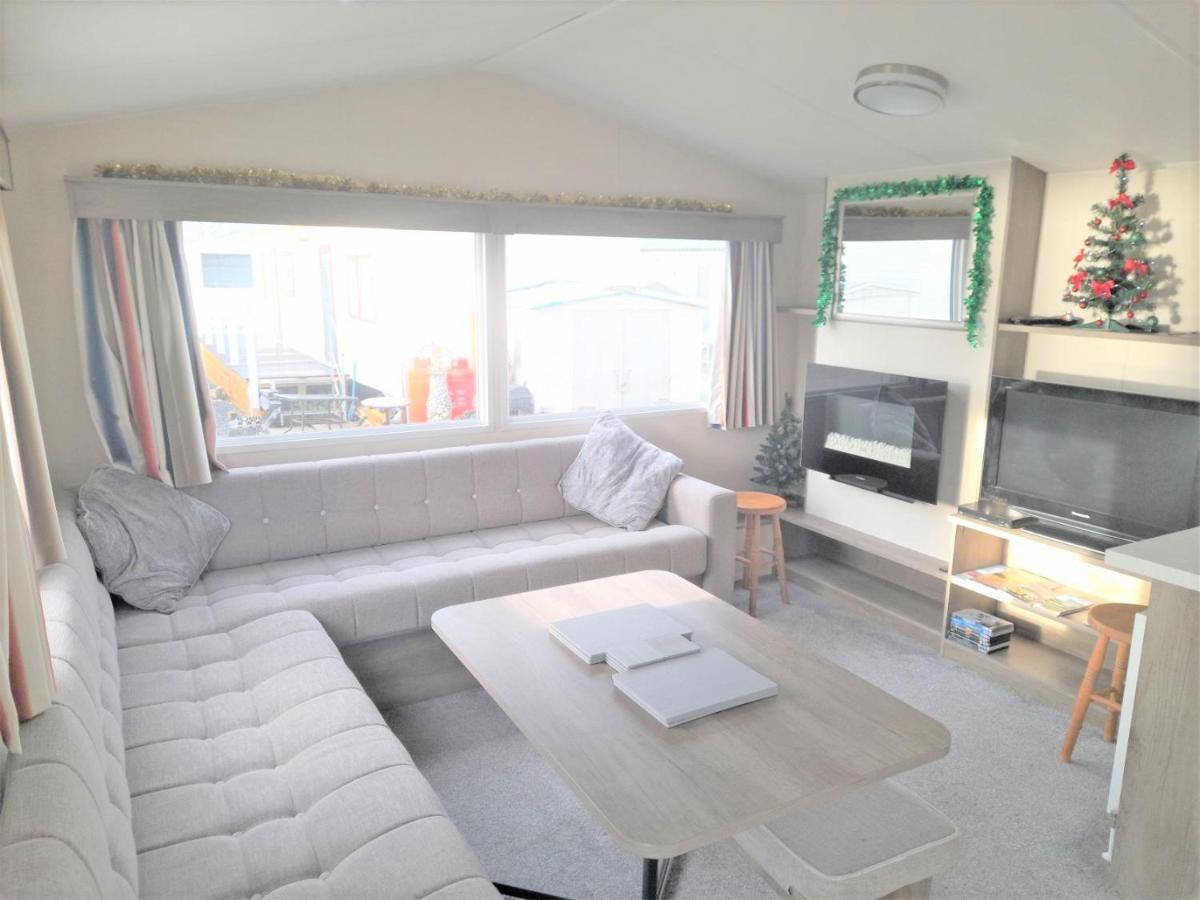 3 Bedroom Modern Caravan Sleeps Up To 8 Millom Exterior photo